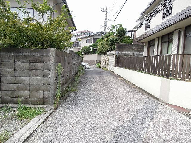 南東側公道