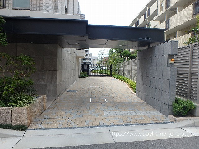駐車場入口