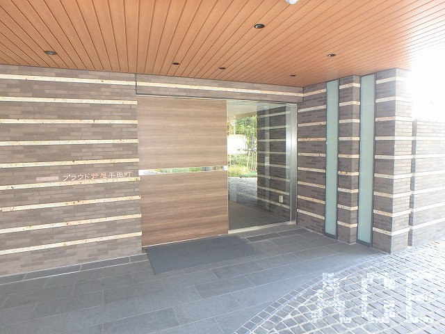 エントランスの出入口