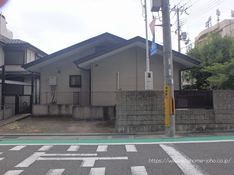 北側より