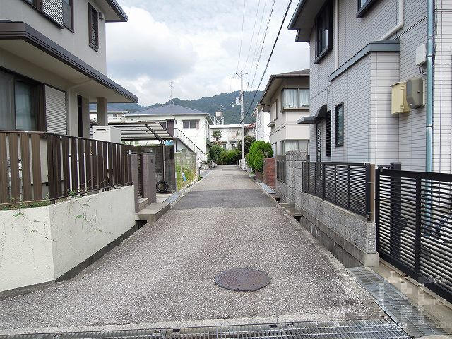 北東側道路