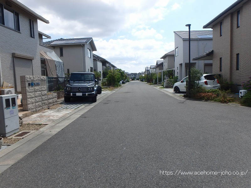 南側公道から東へ望む