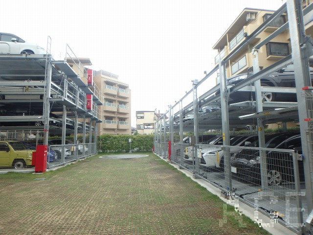 駐車場／屋外立体式