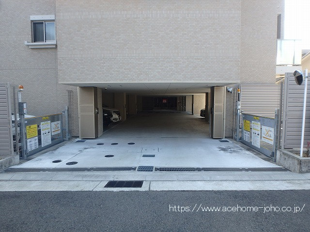 駐車場入口