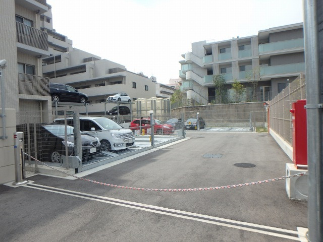 駐車場内
