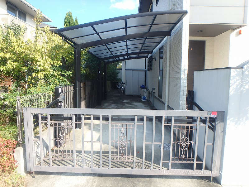 駐車場は2台分あり