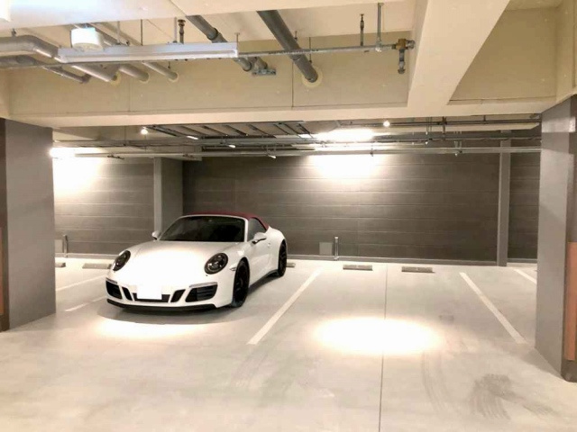 駐車場内