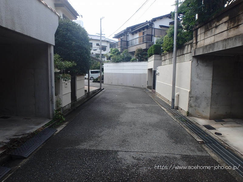 物件から前面道路へ