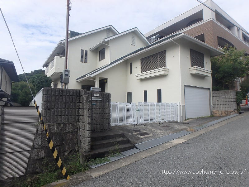 南東側より