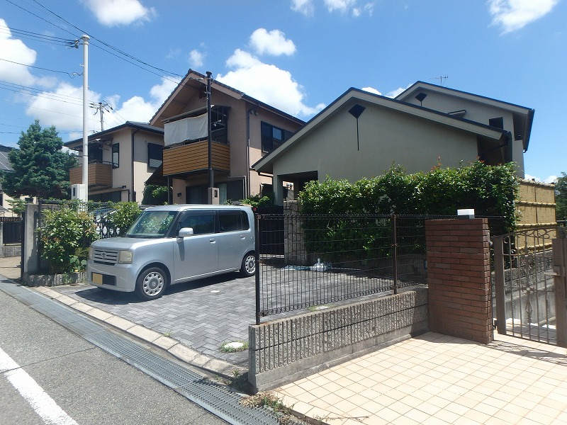 南側より