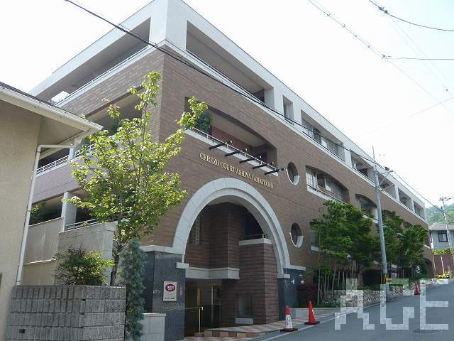 建物外観／南東側より