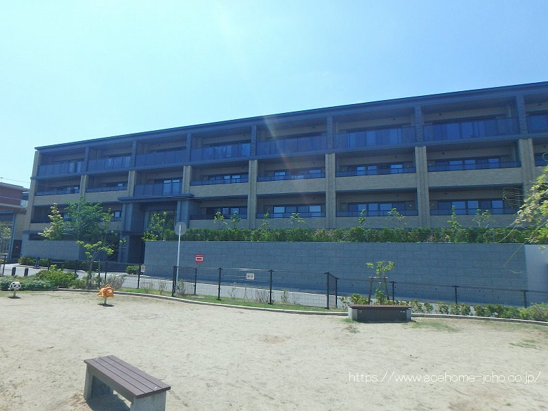 建物外観/南側より