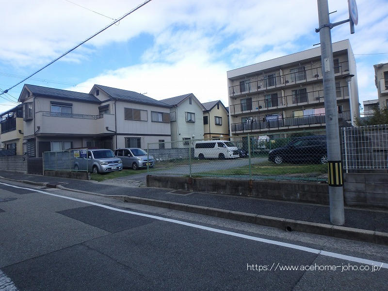 南東側より
