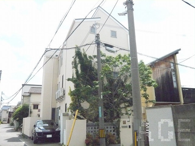 北西側より