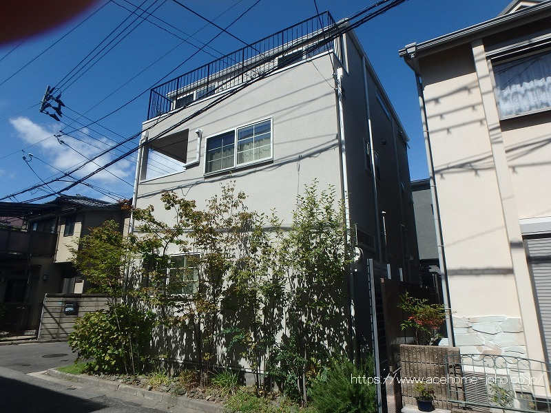 南東側より