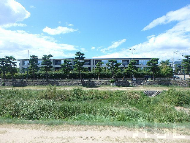 建物外観／東側より