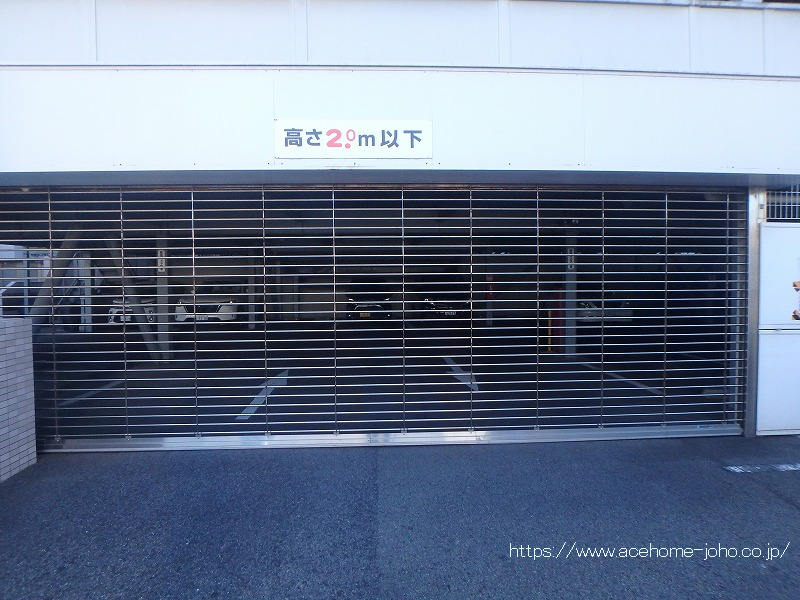 駐車場入口シャッター