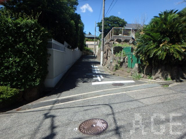 南側公道を西へ望む